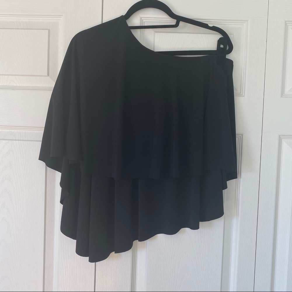 Like new Norma Kamali One shoulder black top Small